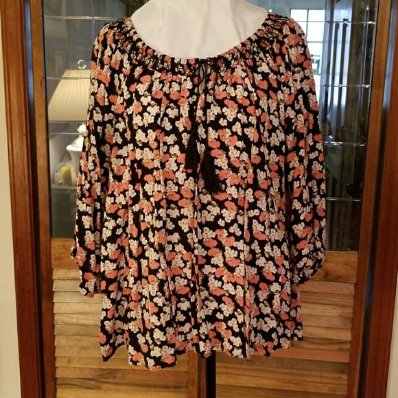 Faded Glory Tops - Faded Glory peasant blouse